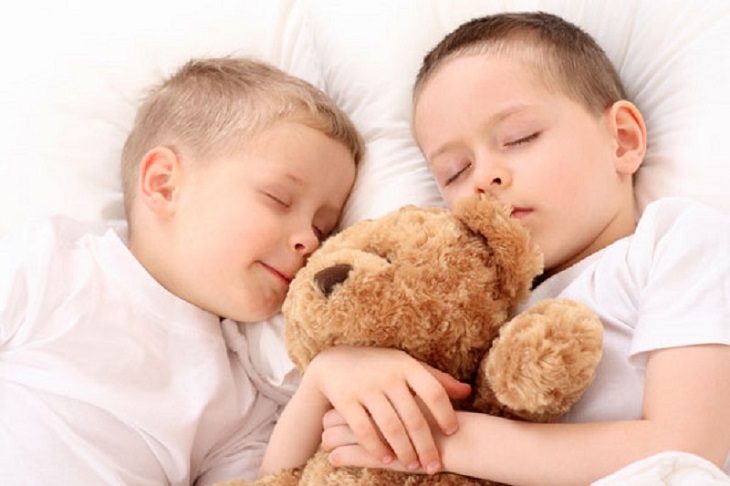 Nên sử dụng quạt gió trong phòng điều hòa