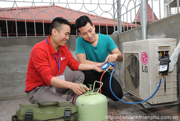 Làm gì khi điều hòa đang chạy tự ngắt?