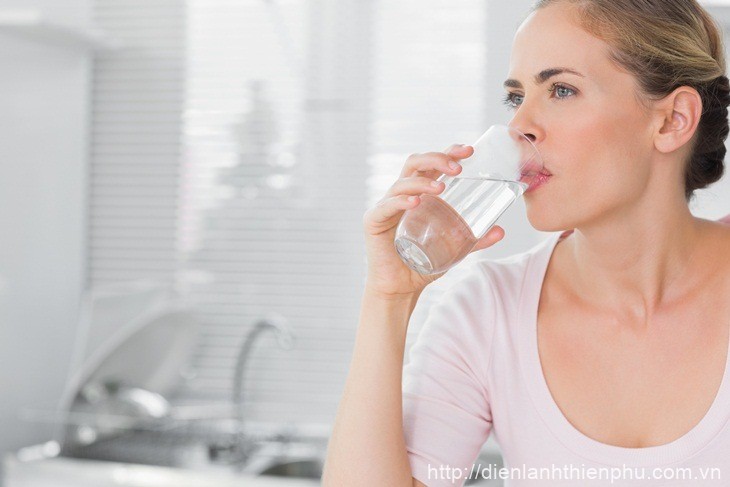 Những phương pháp giúp da không bị khô khi ngồi lâu trong phòng có điều hòa